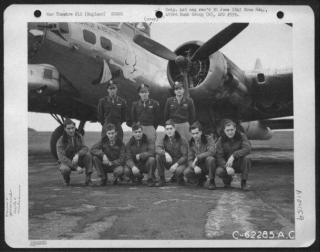 Lt Miller And Crew 25-3-45.jpg